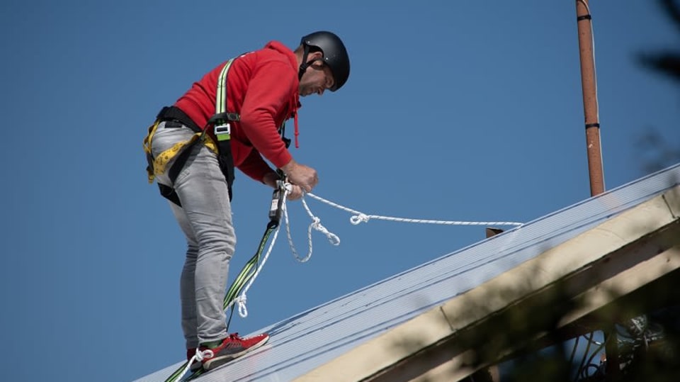 Po instalaci žaluzií v minulém týdnu se Pepa pustí do střechy